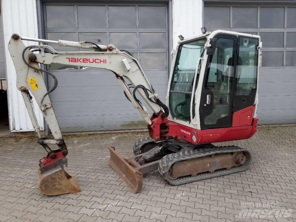 Takeuchi TB 230 소형 굴삭기 7톤 미만