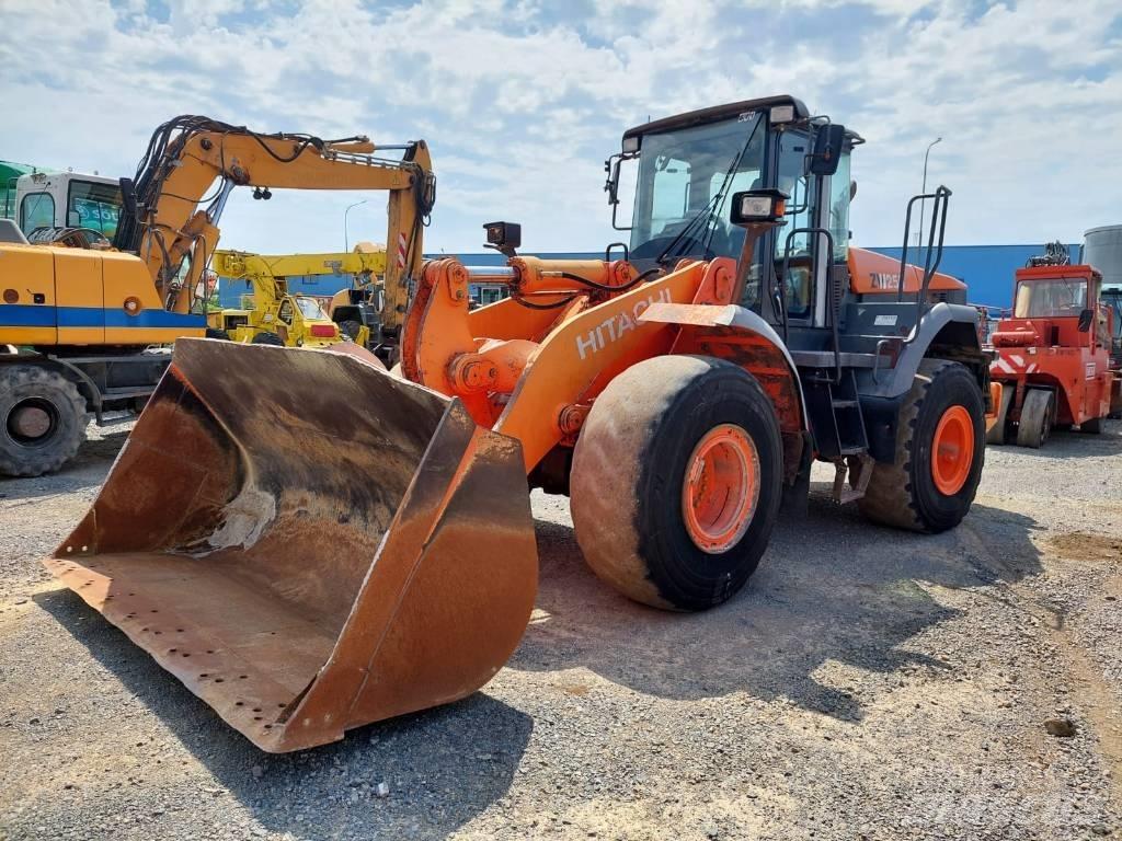 Hitachi ZW250  휠로우더