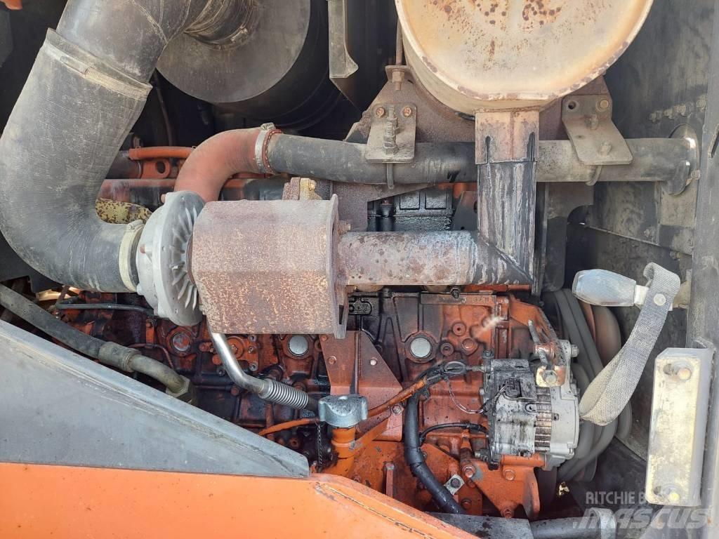 Hitachi ZW250  휠로우더