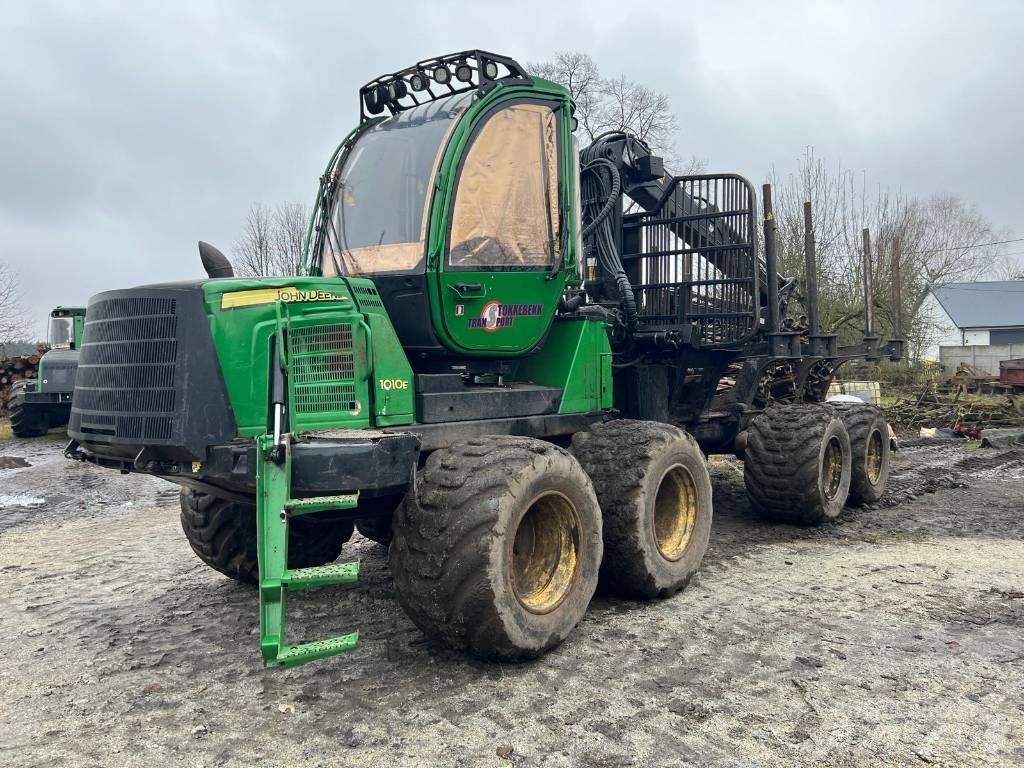 John Deere 1010 E 원목 포워더