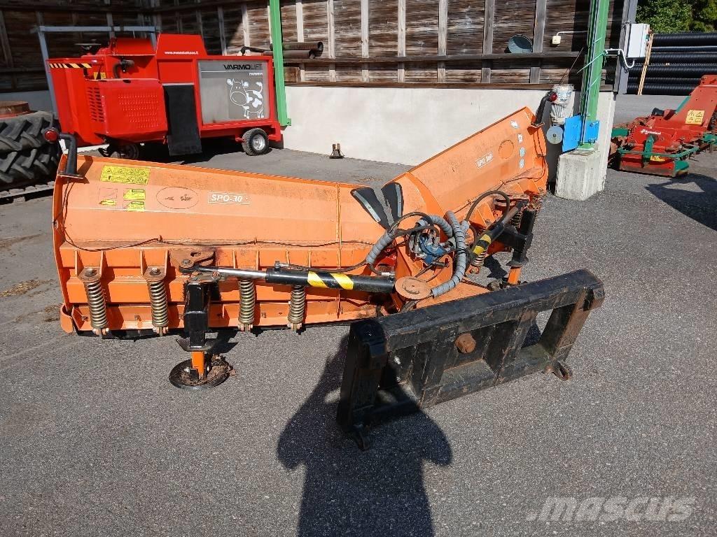 Pronar SPO-300 제설 블레이드 및 제설기