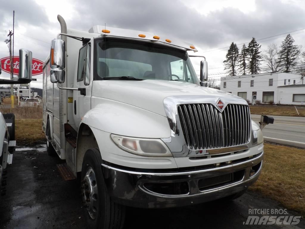 Freightliner M2 음료 배달 트럭