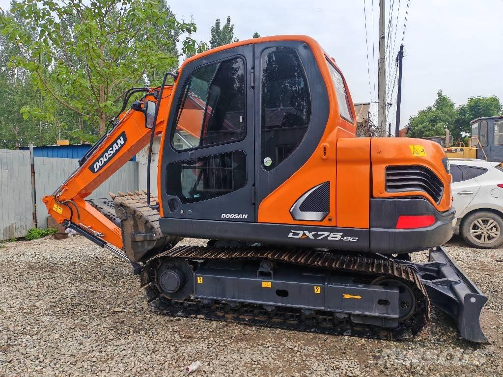 Doosan DX75-9C 중형굴삭기 7톤-28톤