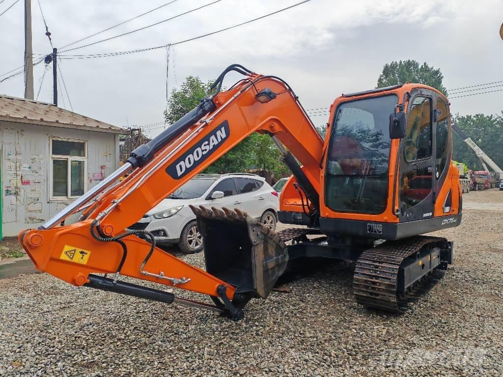 Doosan DX75-9C 중형굴삭기 7톤-28톤