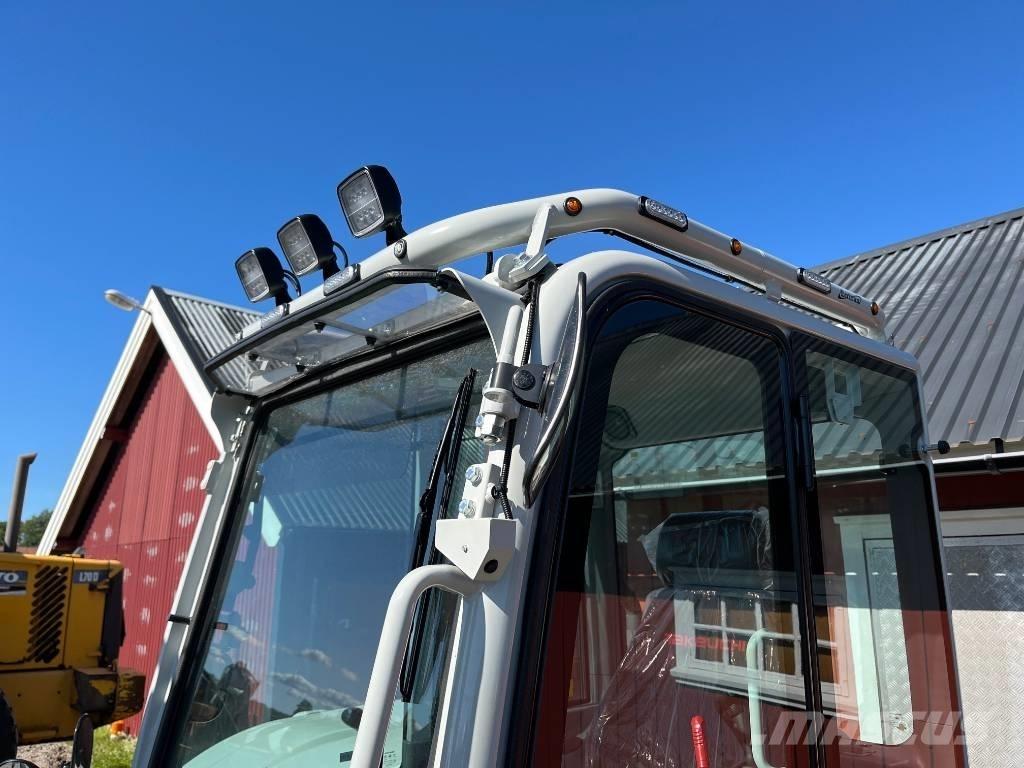 Takeuchi TB 370 중형굴삭기 7톤-28톤