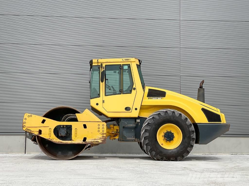 Bomag BW 213 DH-4 싱글 드럼 롤러