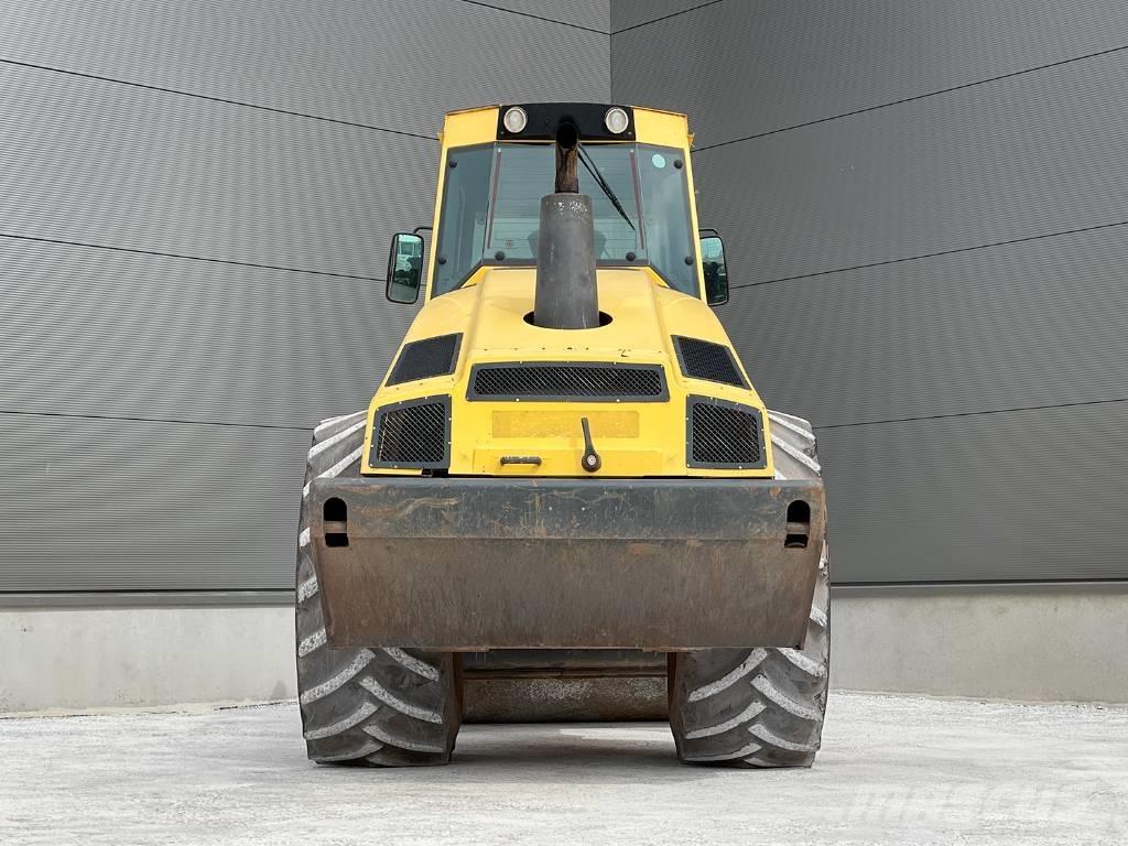 Bomag BW 213 DH-4 싱글 드럼 롤러