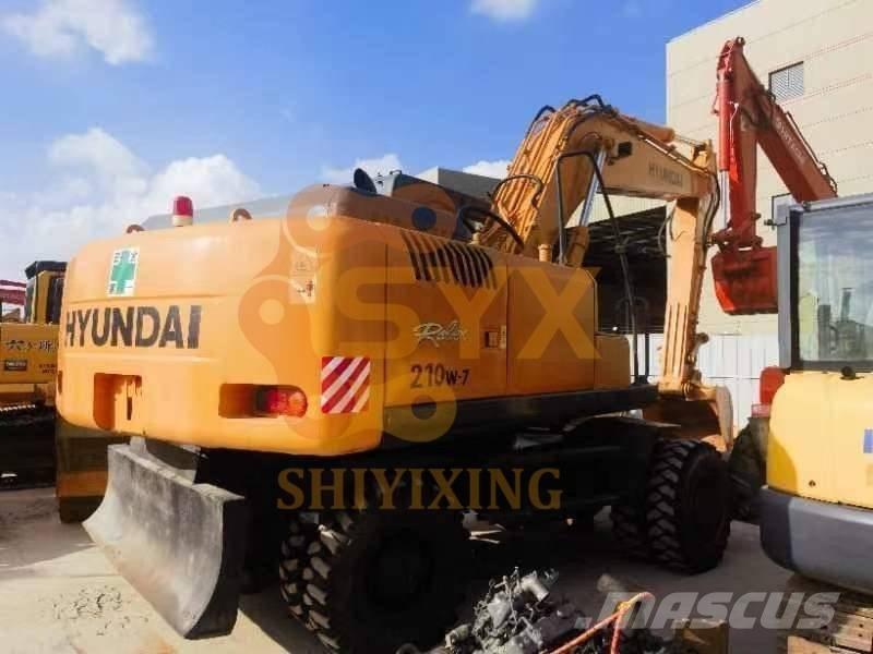 Hyundai 210W-7  휠 굴삭기