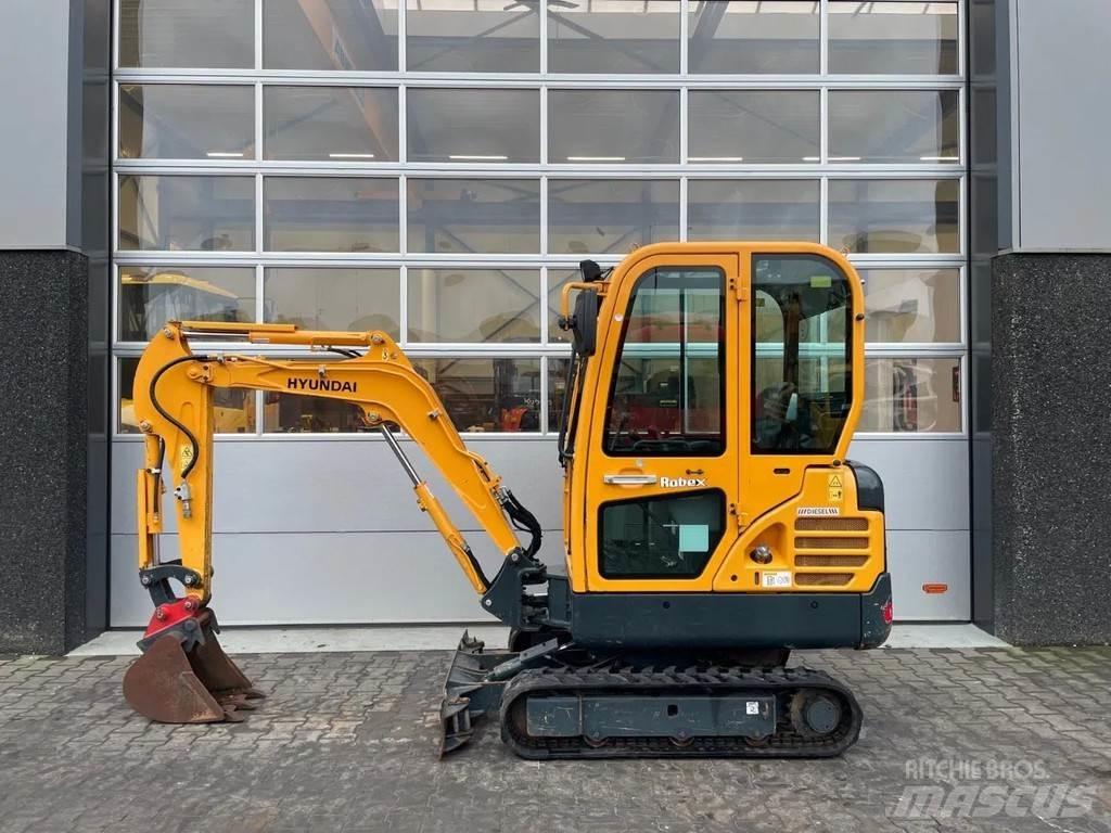 Hyundai Robex18 소형 굴삭기 7톤 미만