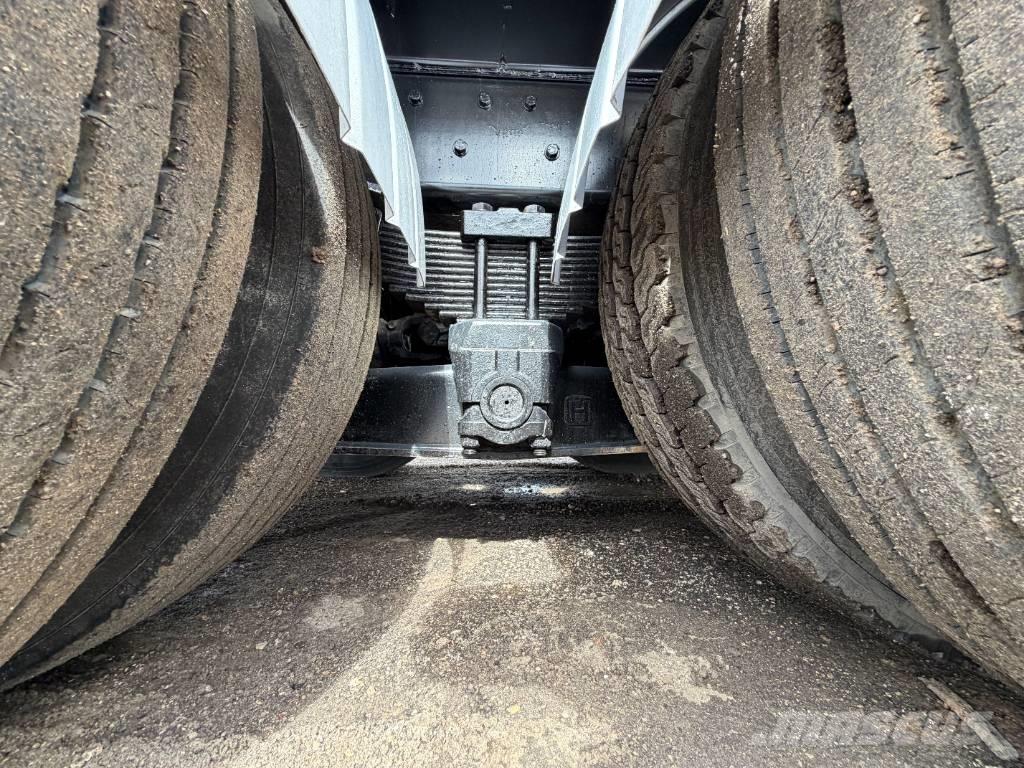 Freightliner 114 SD 콤비/진공 트럭