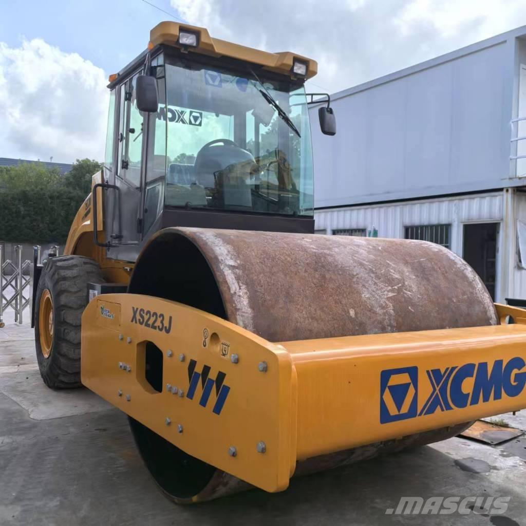 XCMG XS 223 J 싱글 드럼 롤러