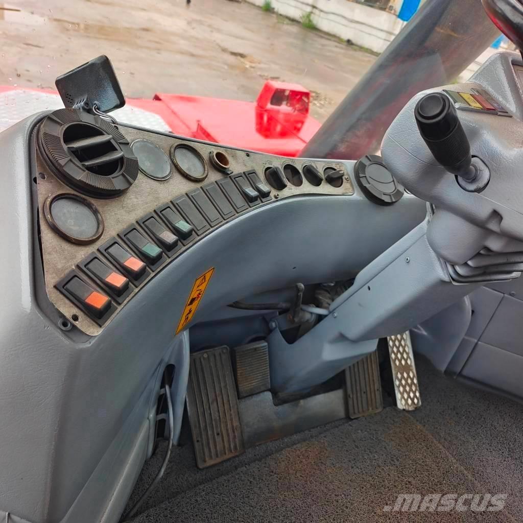 Kalmar DRF 450 리치 스태커