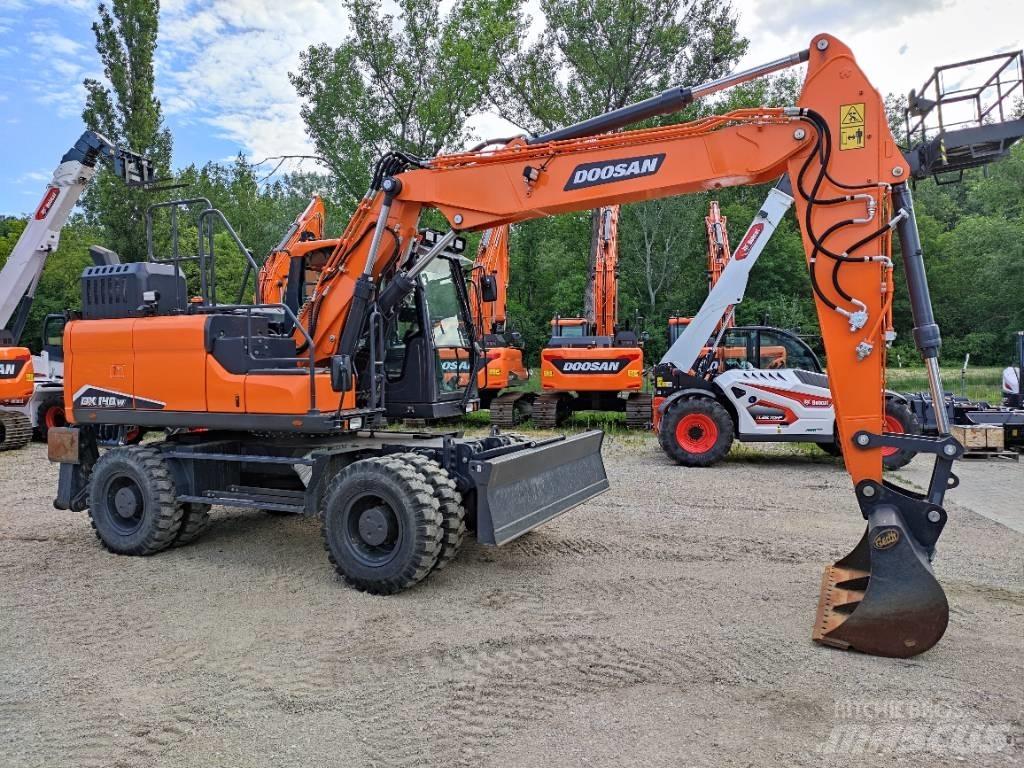 Doosan DX140W-7  휠 굴삭기