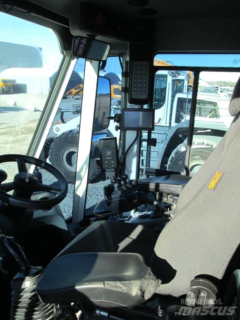 Liebherr L586 XPower  휠로우더