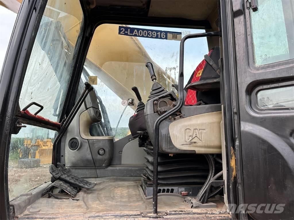 CAT 330 D L 대형 굴삭기 29톤 이상