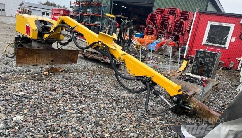 Brokk 330 대형 굴삭기 29톤 이상