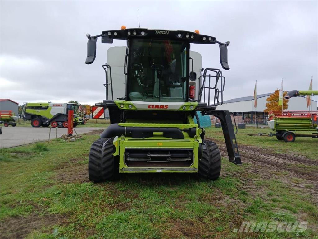 CLAAS Trion 660 TT 콤바인 수확기