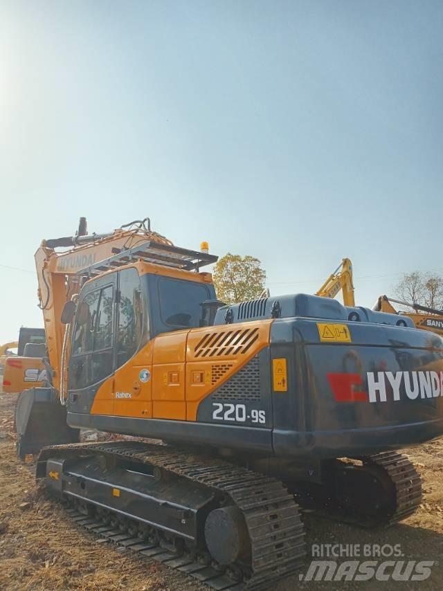 Hyundai R220-9 대형 굴삭기 29톤 이상
