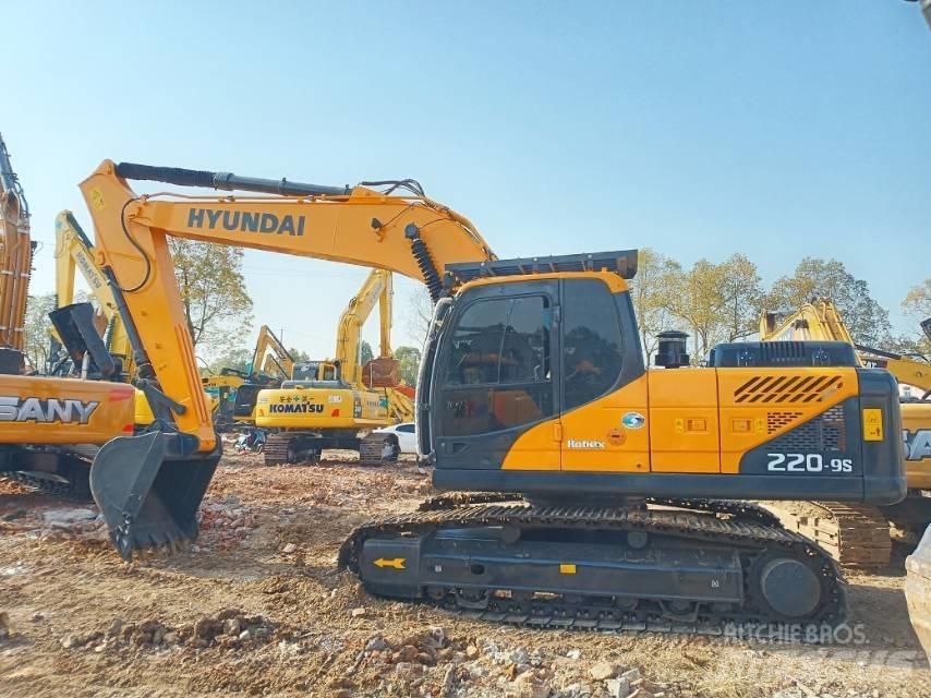 Hyundai R220-9 대형 굴삭기 29톤 이상