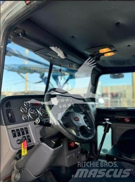 Peterbilt 388 건설 장비 - 기타