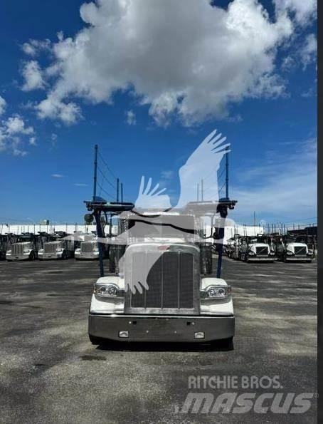 Peterbilt 388 건설 장비 - 기타