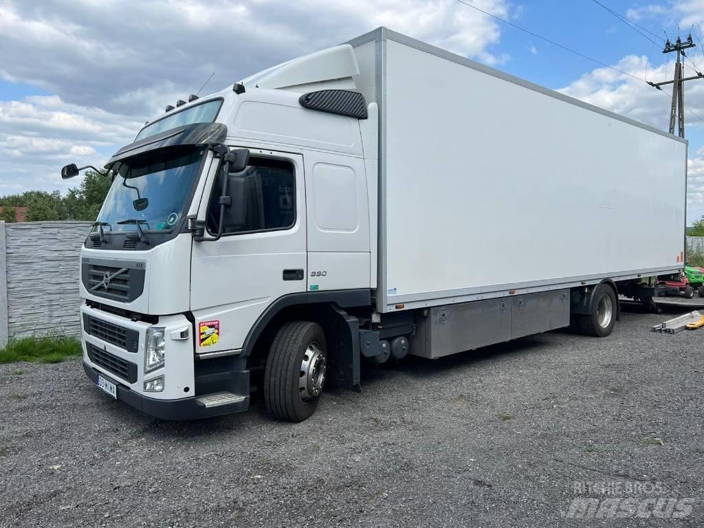 Volvo FM 330 탑차 트럭