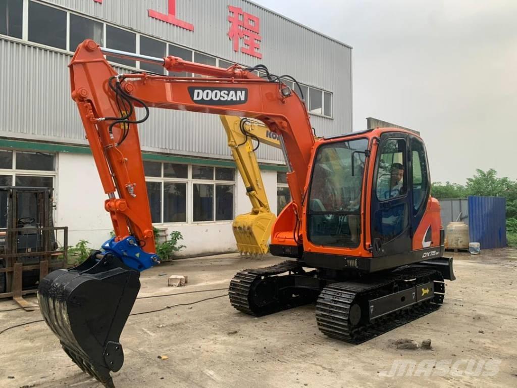 Doosan DX 75 중형굴삭기 7톤-28톤