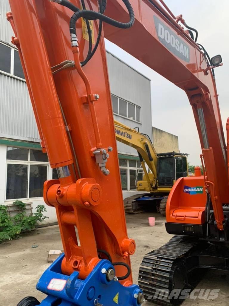 Doosan DX 75 중형굴삭기 7톤-28톤