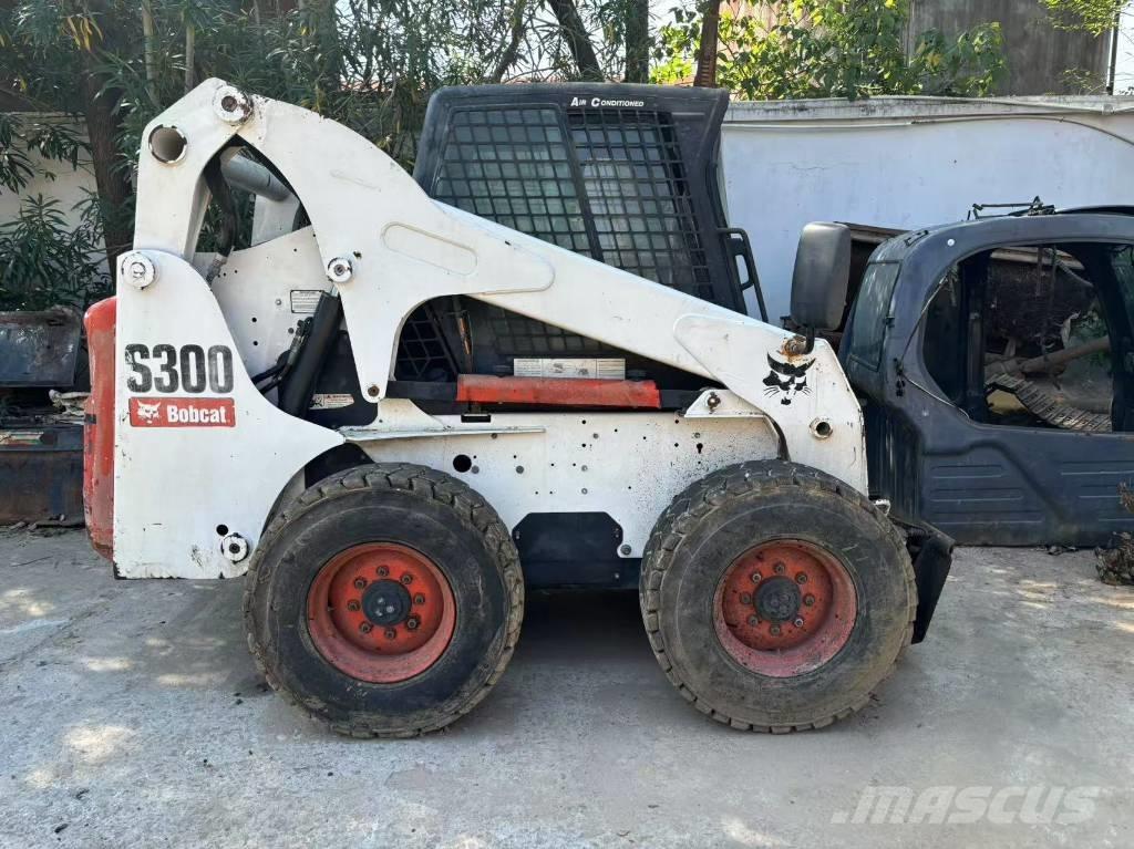 Bobcat S 300  스키드로더
