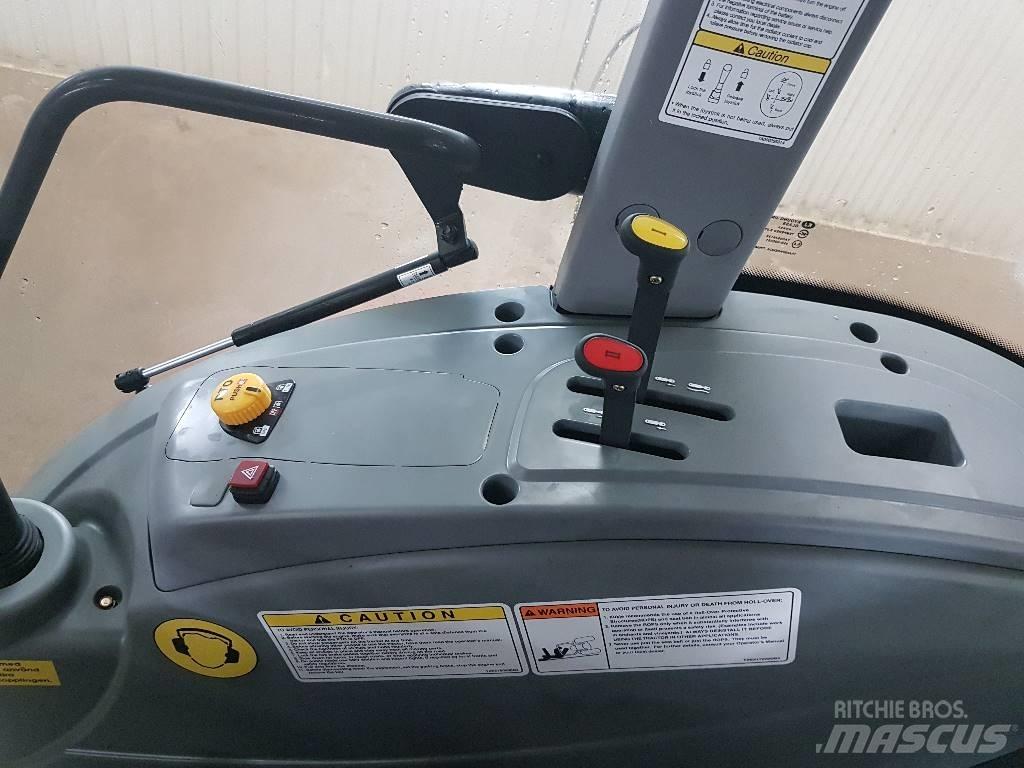 Branson 5025C 트랙터
