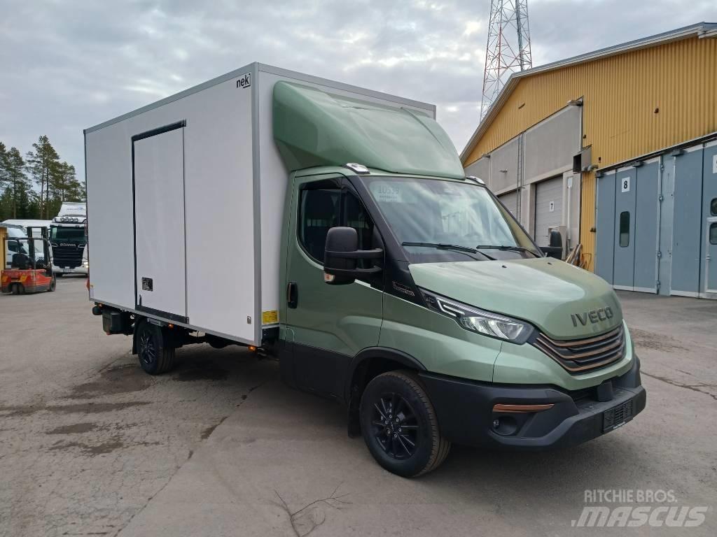 Iveco Daily 35S18A8 패널 화물차