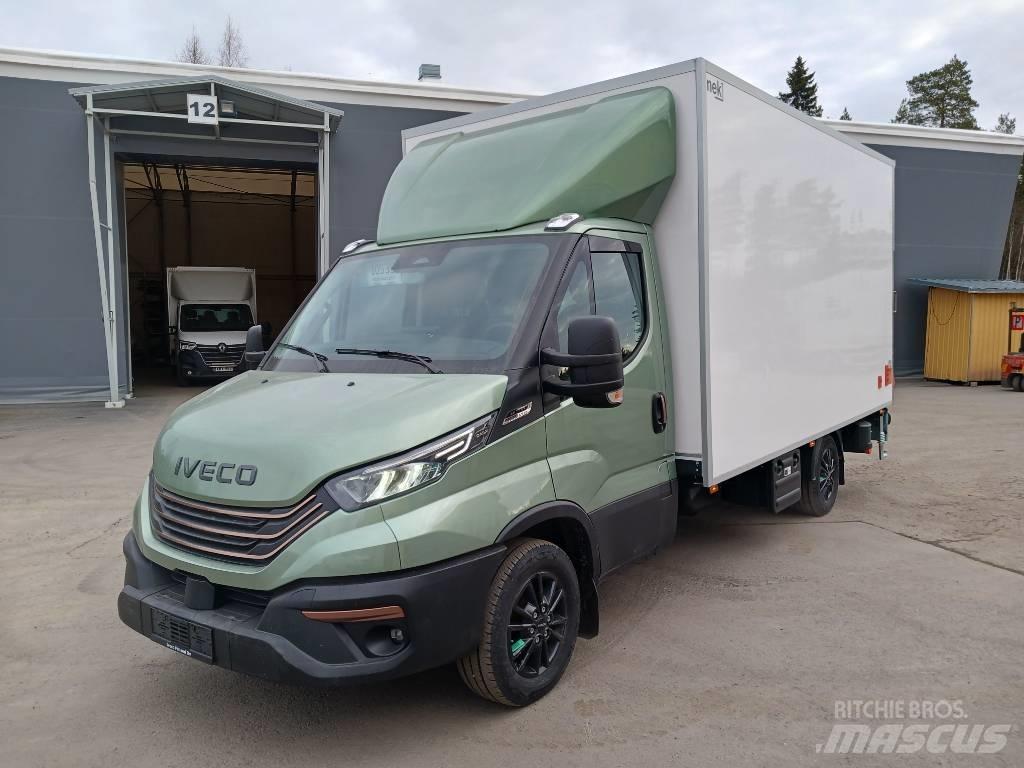 Iveco Daily 35S18A8 패널 화물차