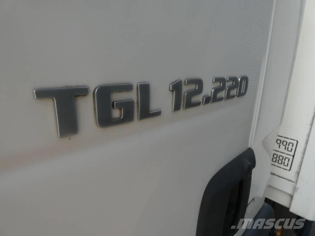 MAN TGL 12.220 탑차 트럭
