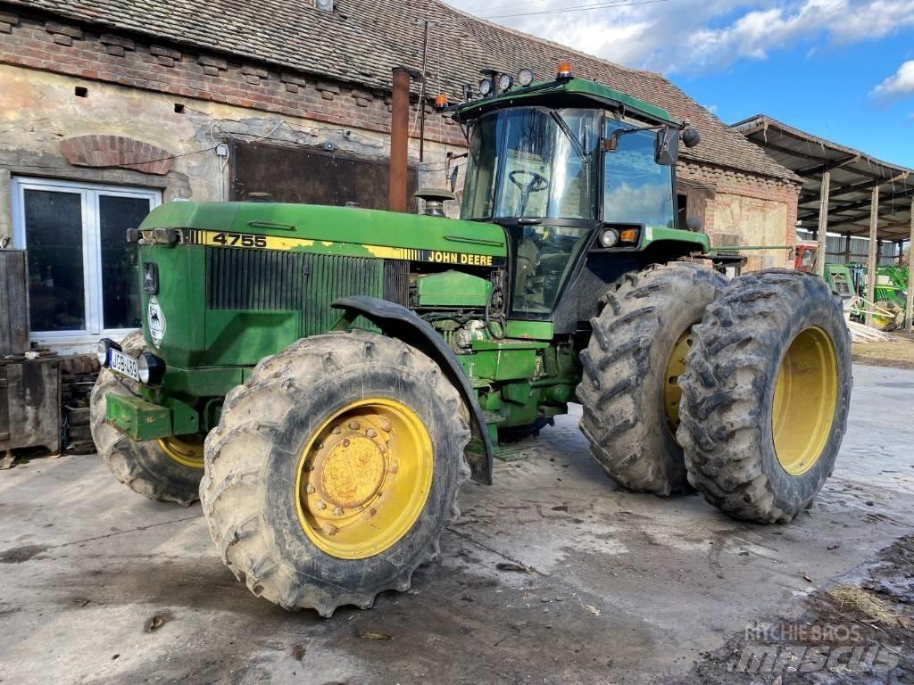 John Deere 4755 트랙터