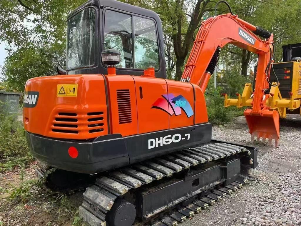 Doosan DH 60-7 소형 굴삭기 7톤 미만