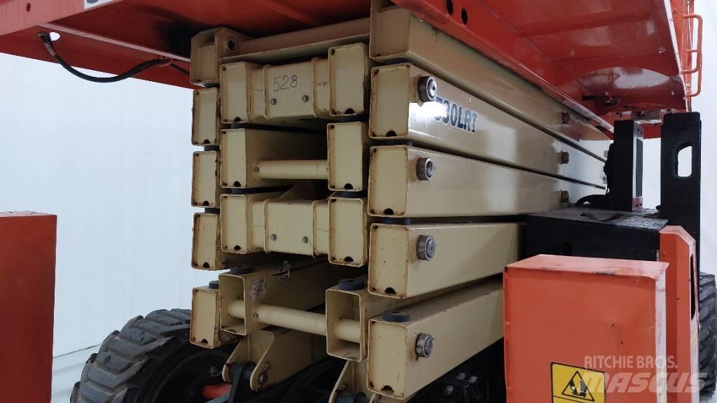 JLG 530 LRT 가위형 리프트