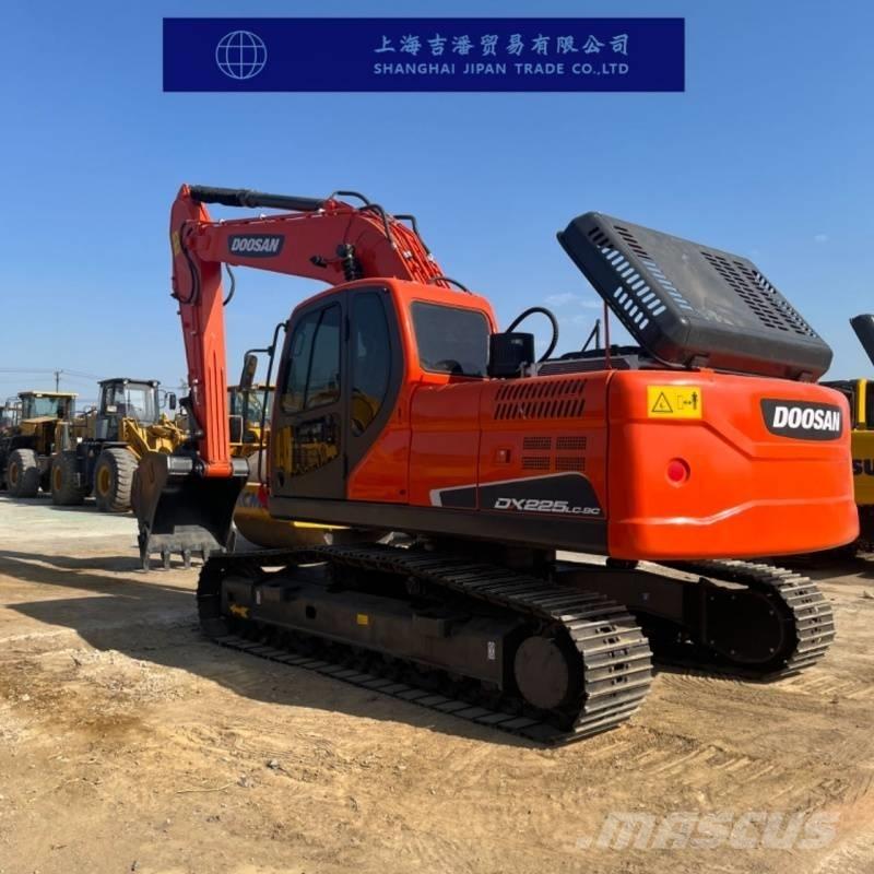 Doosan DX 225 대형 굴삭기 29톤 이상