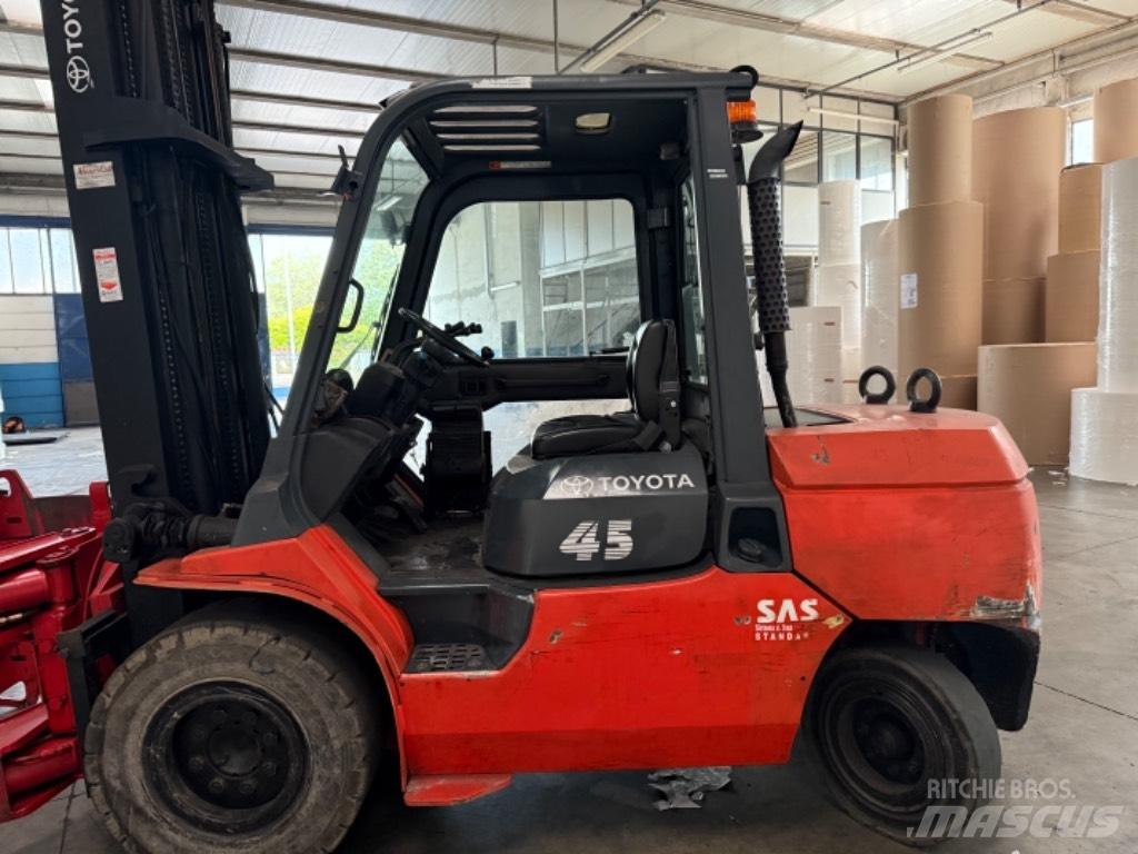 Toyota 02-7 FD 40 디젤 지게차