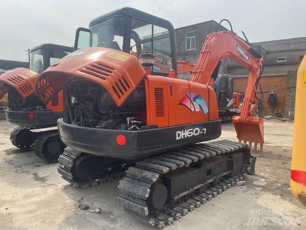 Doosan DH 60 소형 굴삭기 7톤 미만