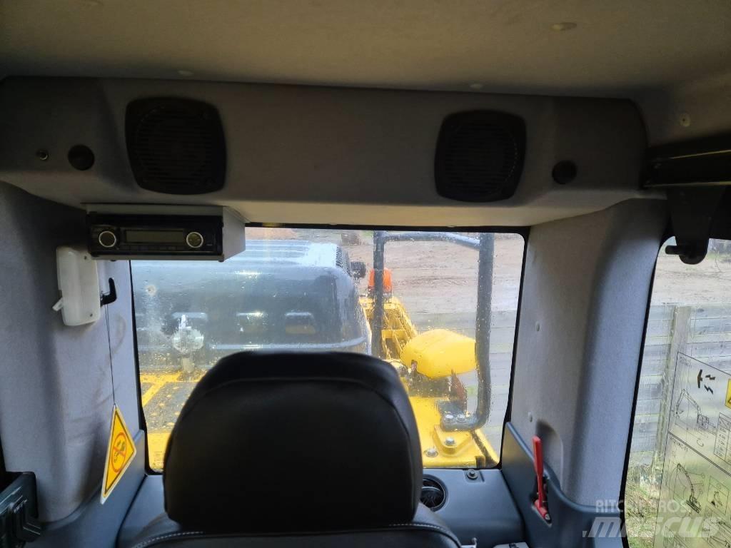 Komatsu PC210 LC-11 대형 굴삭기 29톤 이상