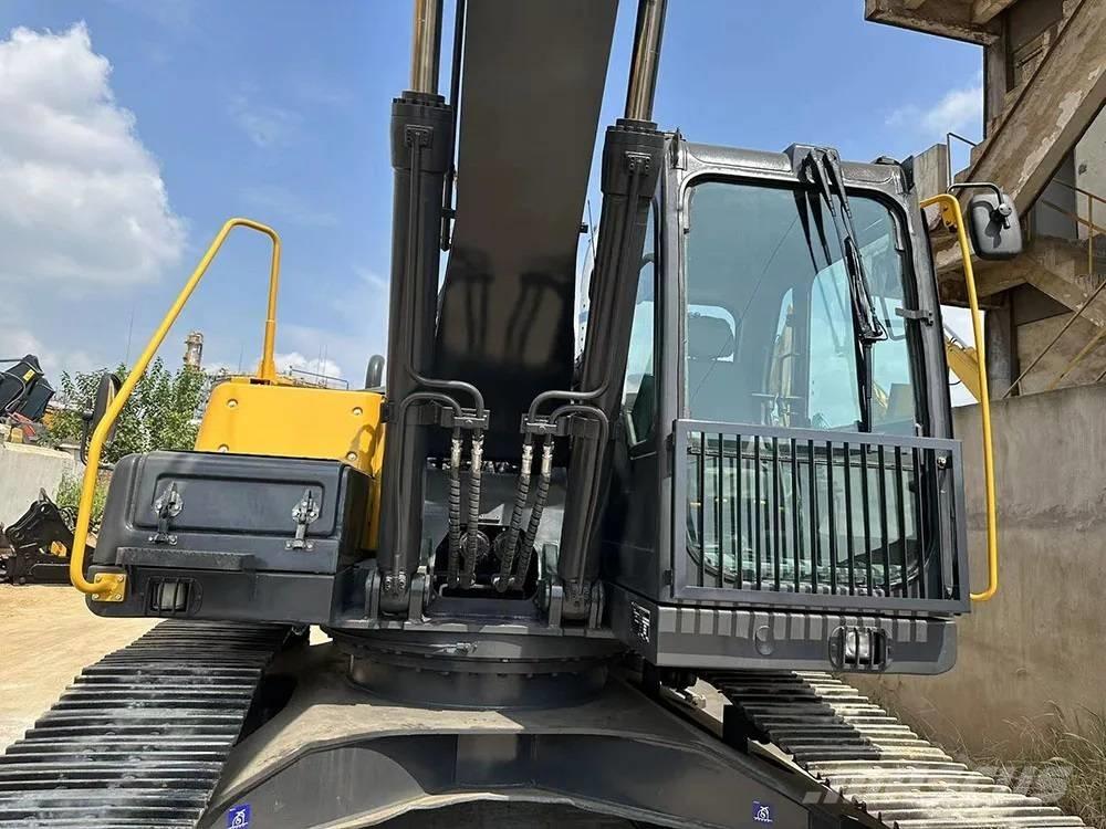 Volvo EC240D 대형 굴삭기 29톤 이상