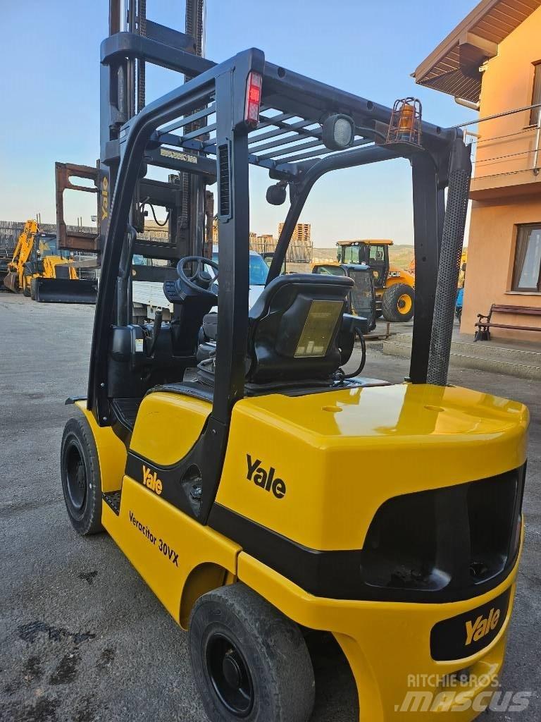 Yale 30 veracitor 리치 트럭