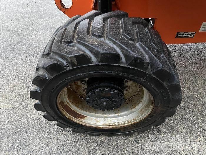 JLG 800AJ 관절형 전동이동 리프트
