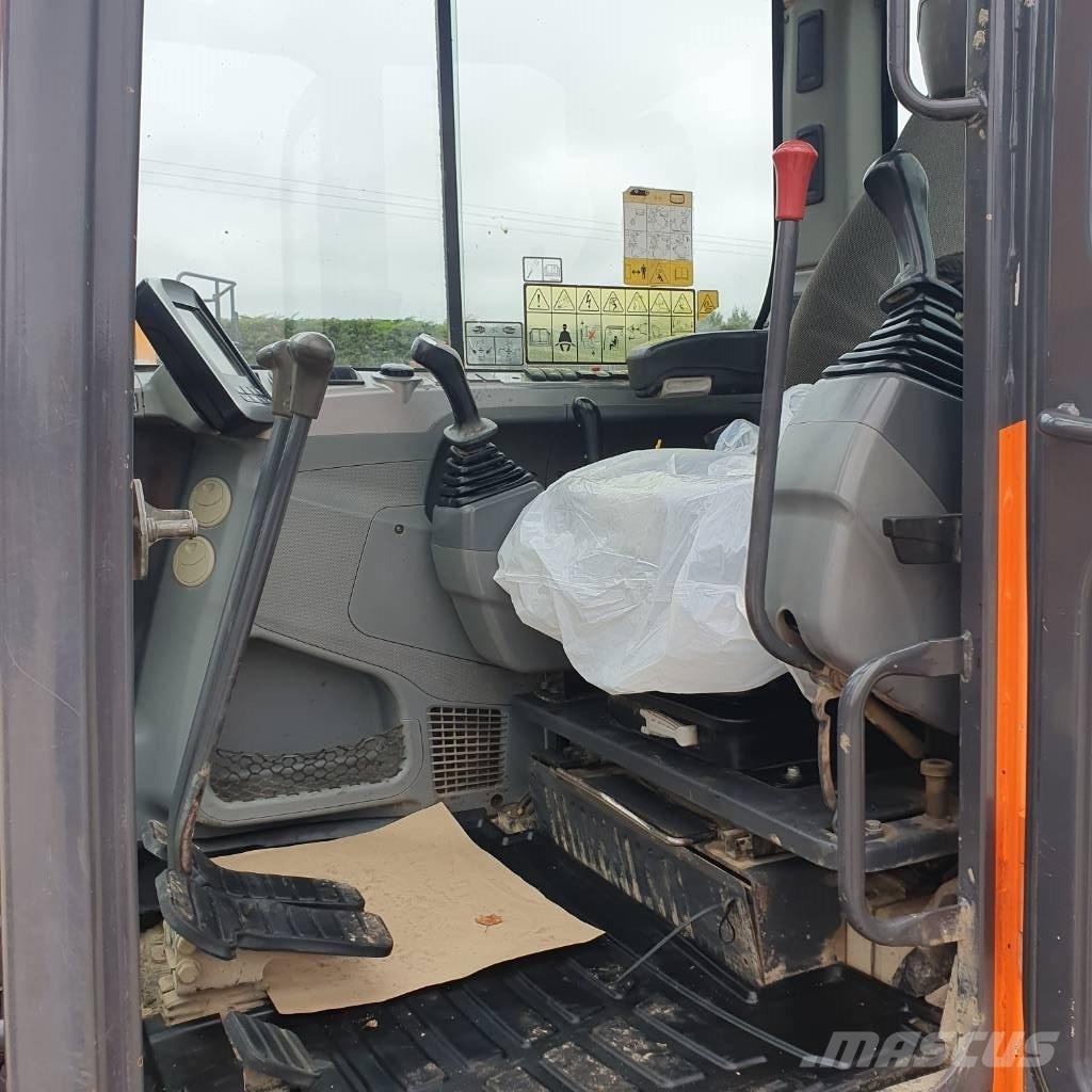 Doosan DX 85 R-3 중형굴삭기 7톤-28톤