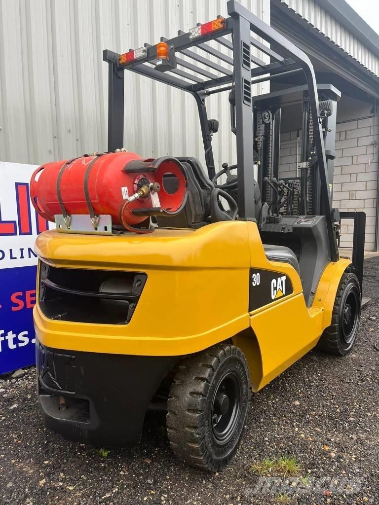 CAT GP30NT LPG 지게차