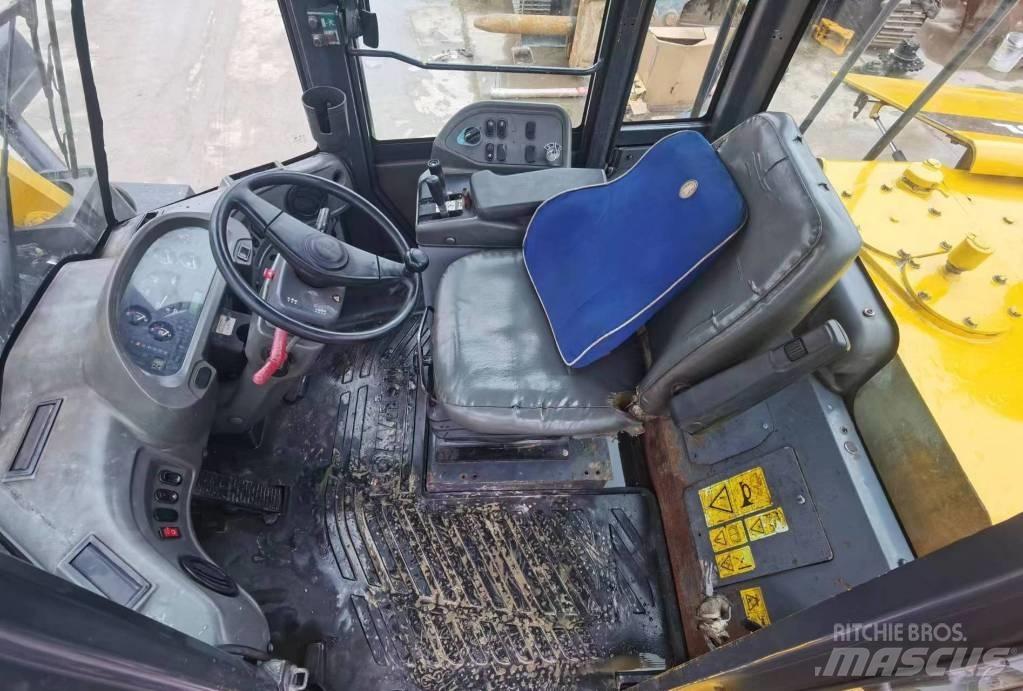 Komatsu WA 380  휠로우더