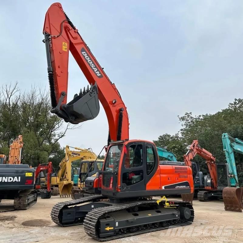 Doosan DX225-9C 대형 굴삭기 29톤 이상