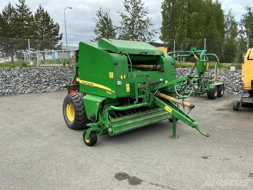 John Deere 644 원형 곤포기