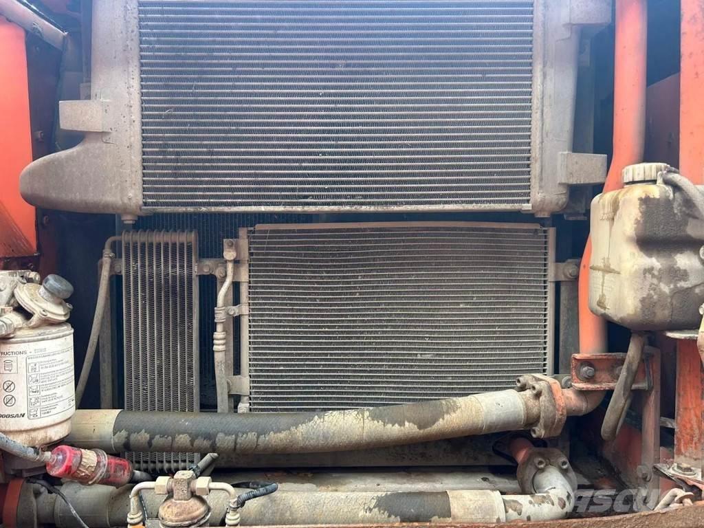 Doosan DX255LC 대형 굴삭기 29톤 이상