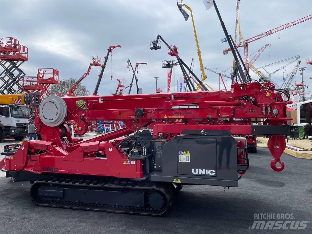 Unic URW-806-3 트랙 크레인